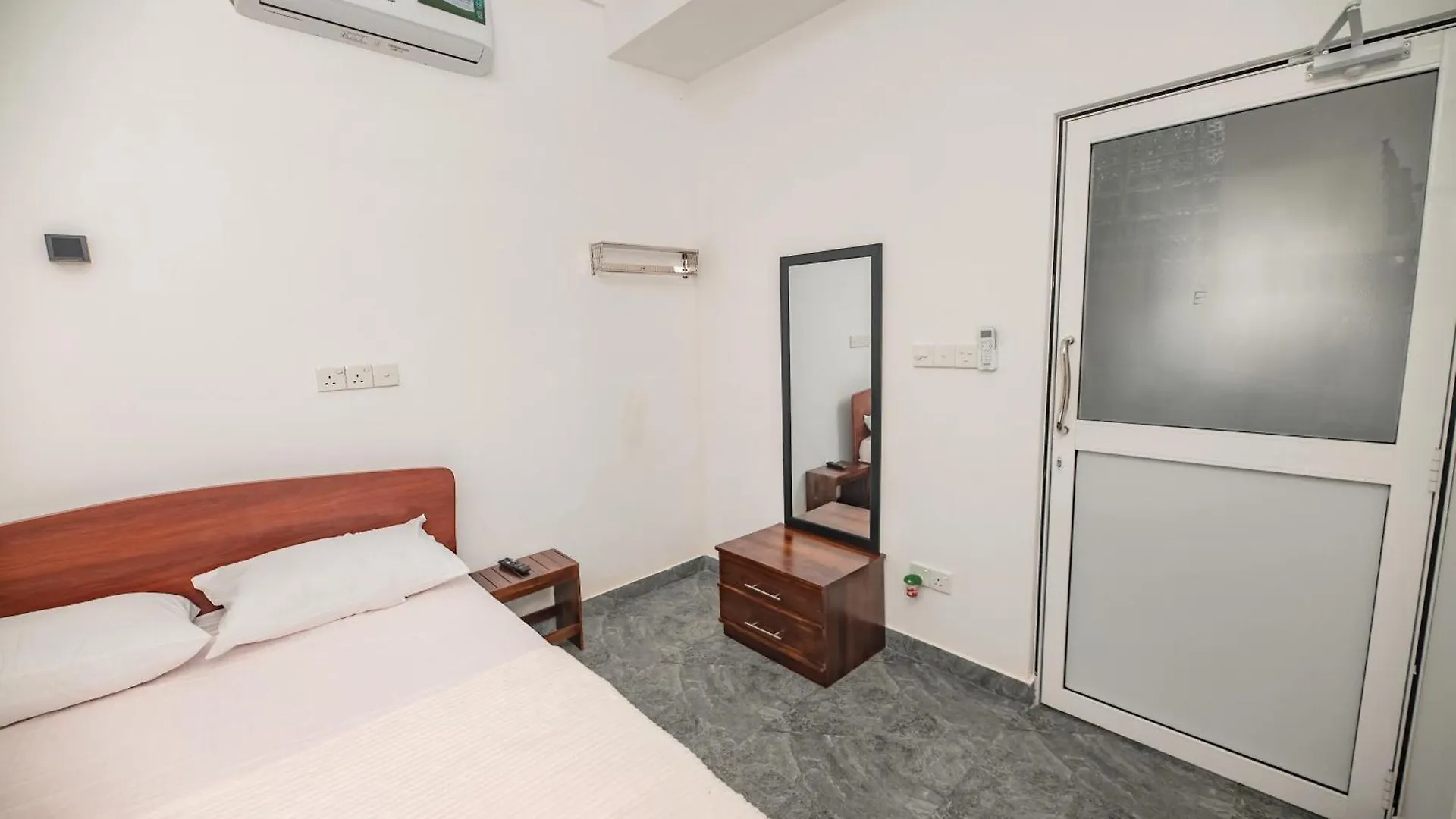 Nnr Wattala Hotel 0*,  Sri Lanka